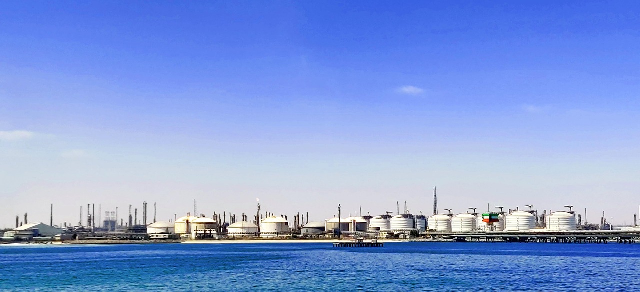 Mersin'de Akaryakıt Tankında Korkunç Patlama: Bir İşçi Hayatını Kaybetti