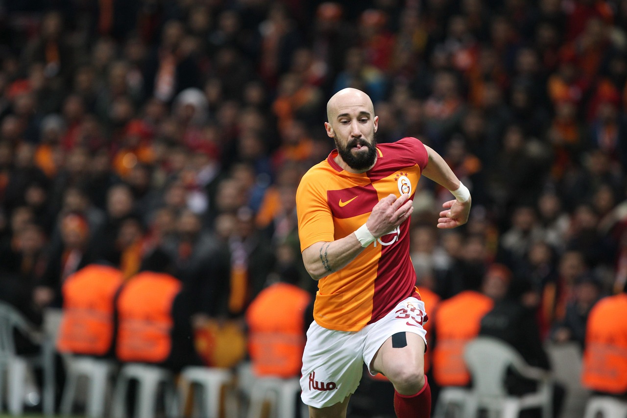 Galatasaray'ın Gündemindeki Chermiti'den Kötü Haber: Ön Çapraz Bağ Sakatlığı