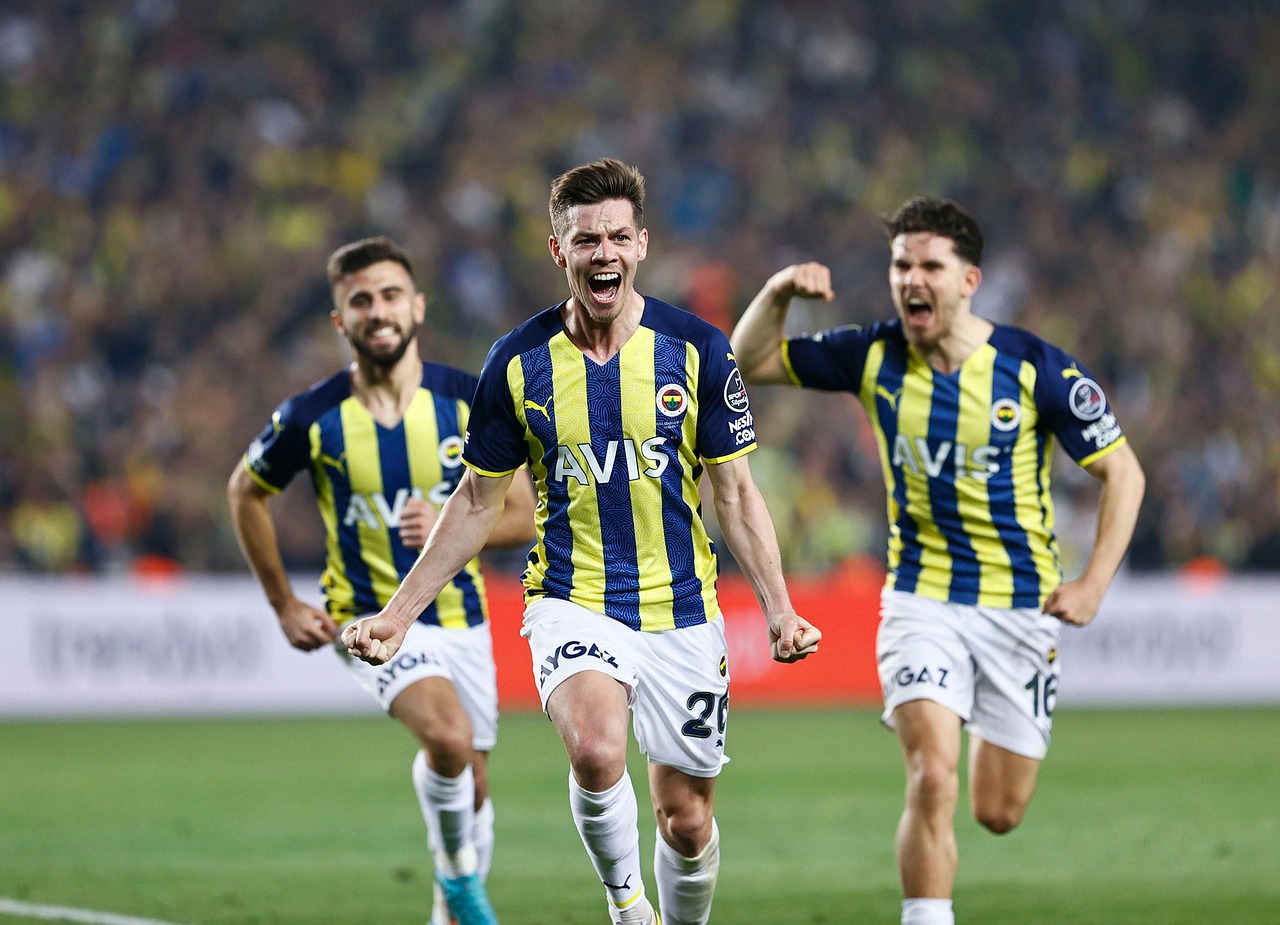Fenerbahçe'nin Şampiyonlar Ligi Hediyesi: Yıldız Oyuncu Kadroya Alınmadı
