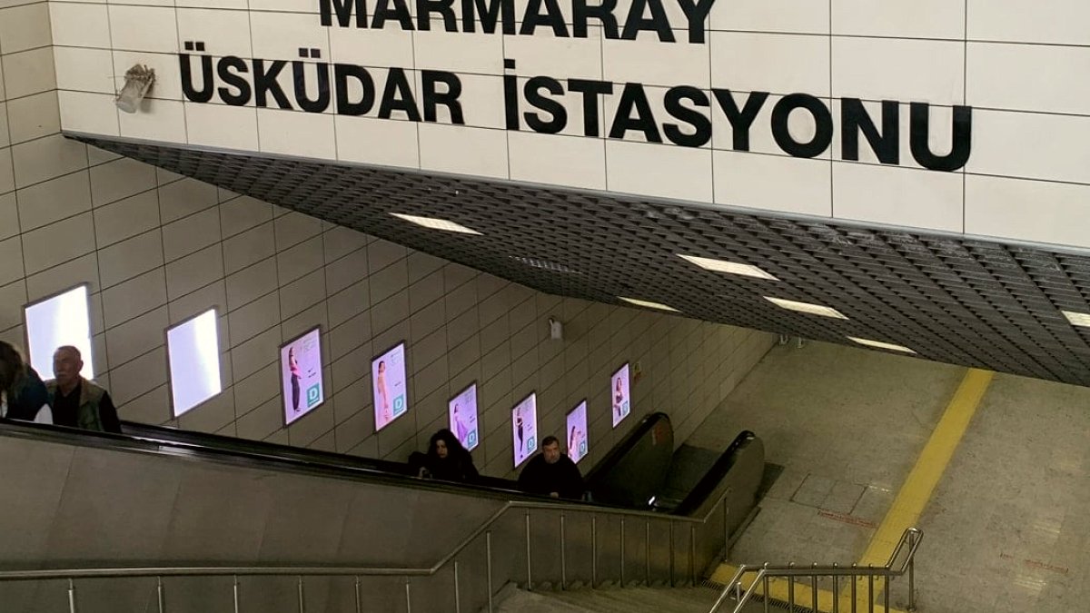 Marmaray seferleri durdu: 'Üzücü bir olay nedeniyle...'