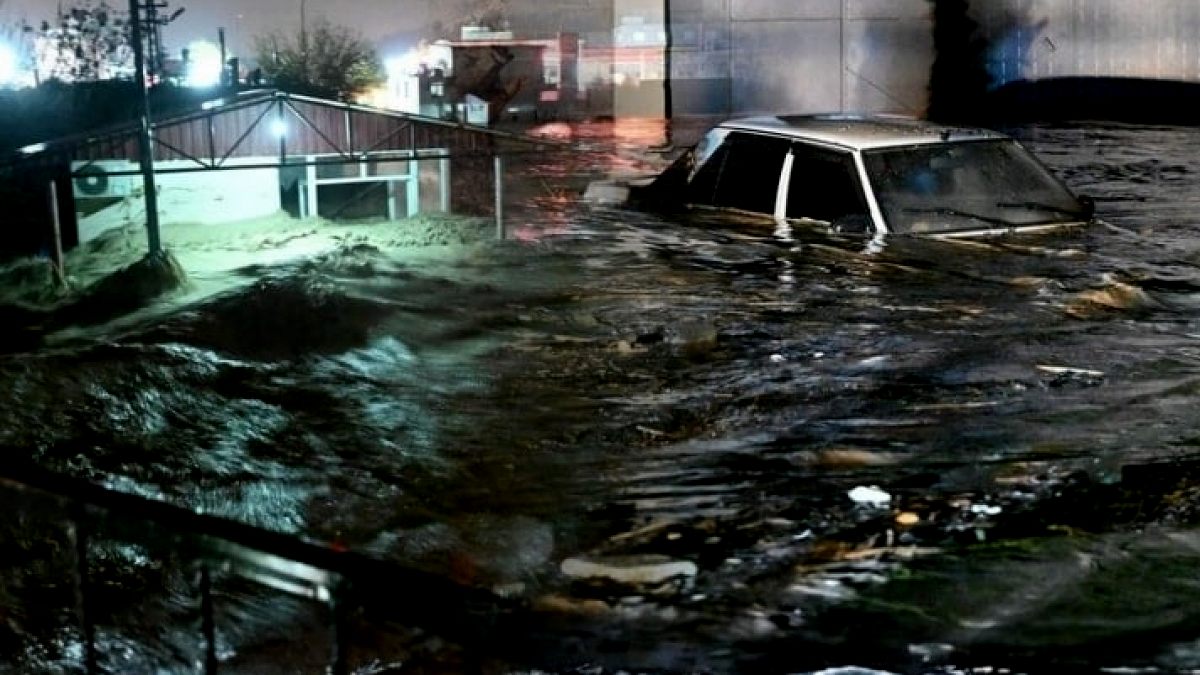 Osmaniye'de sel felaketi; Araçta mahsur kalan iki kişi hayatını kaybetti