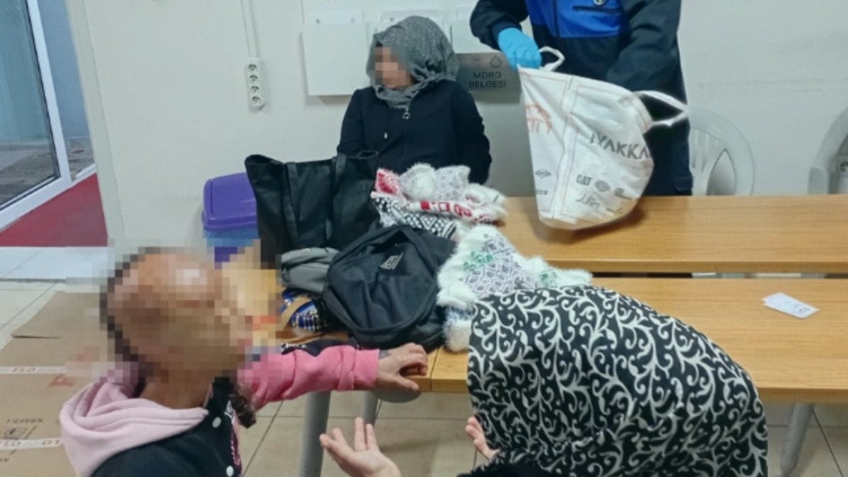 Engelli çocuğu kullanıp binlerce lira kazanmışlar! İki vicdansız kadını iş üstünde yakalandı