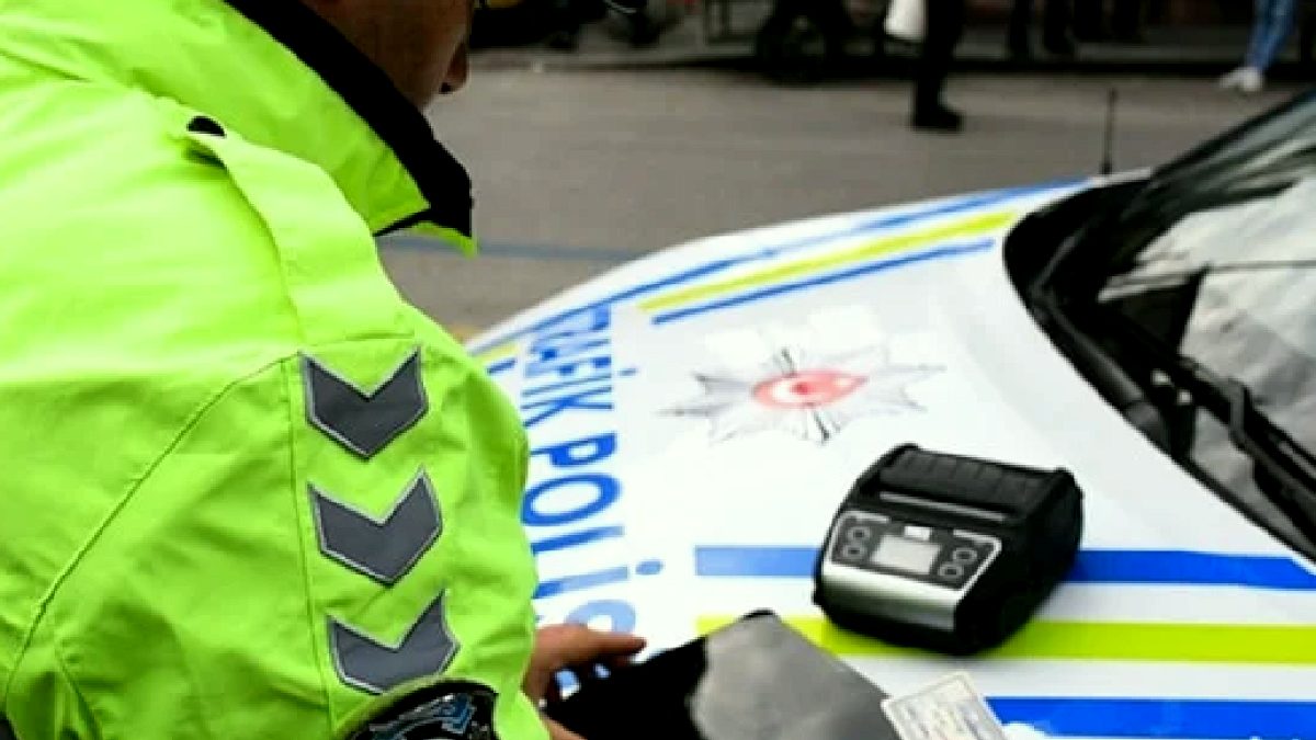 Trafikte bunu yapana 900 bin lira ceza kesilecek