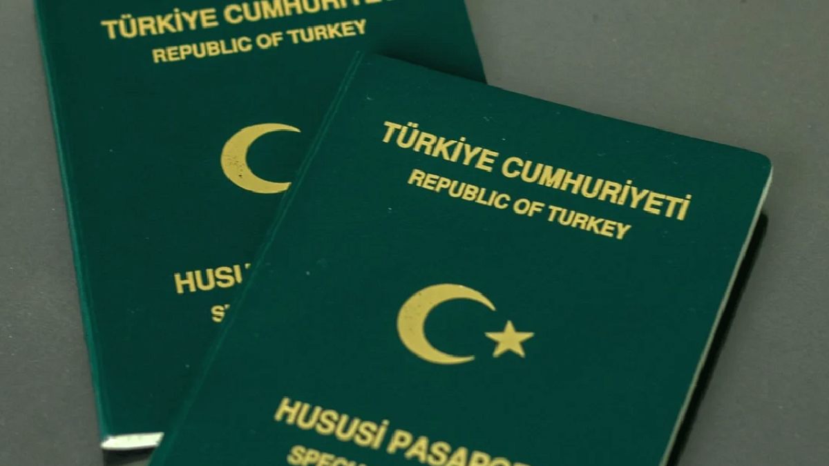 İki meslek grubuna daha yeşil pasaport yolda