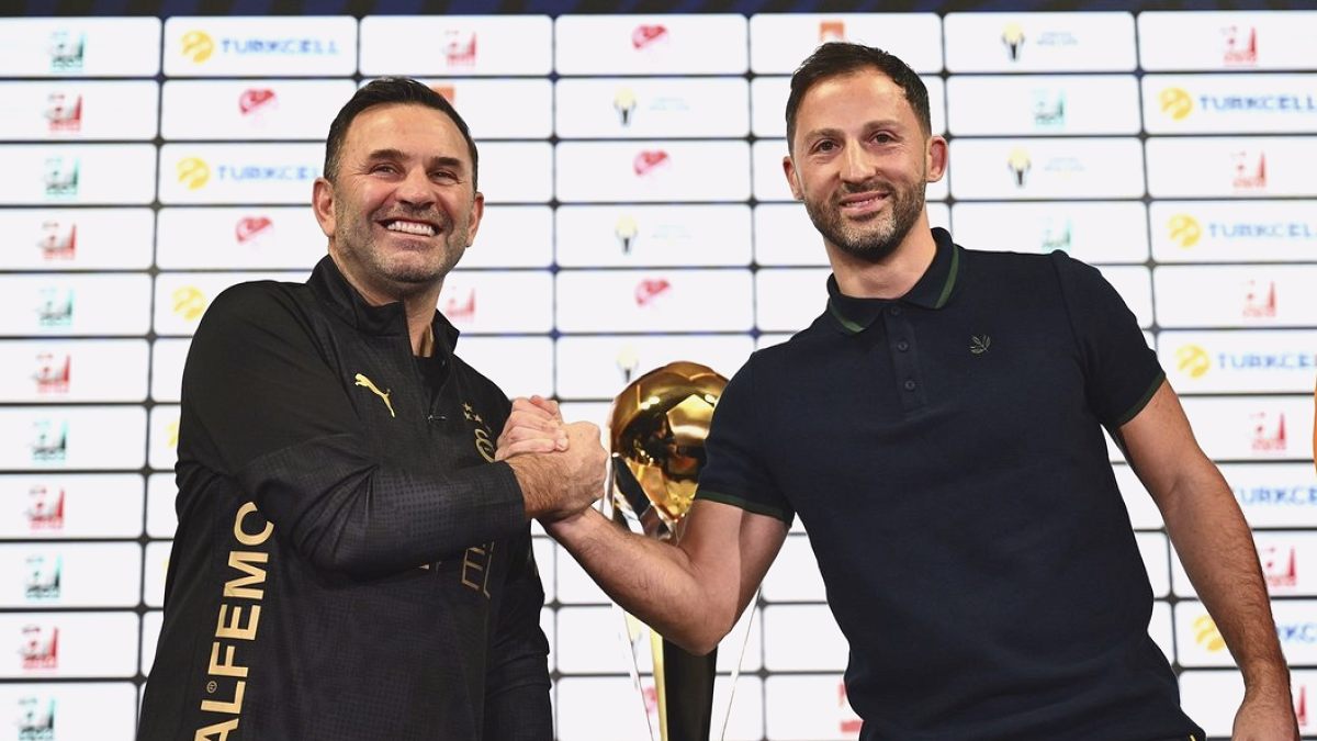 Fenerbahçe ve Galatasaray'ın transfer gündeminde olan isimden ayrılık açıklaması!