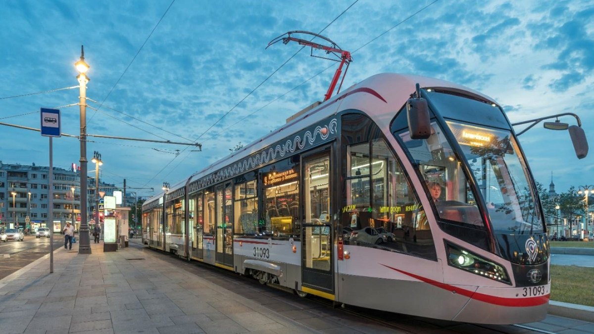 Dünyanın en uzun tramvay hattı açıldı: Şehri bir ucundan diğerine bağlıyor