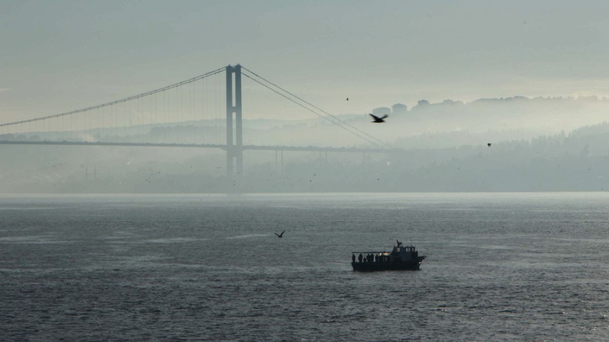 İstanbul Boğazı'nda sis: Seferler iptal!