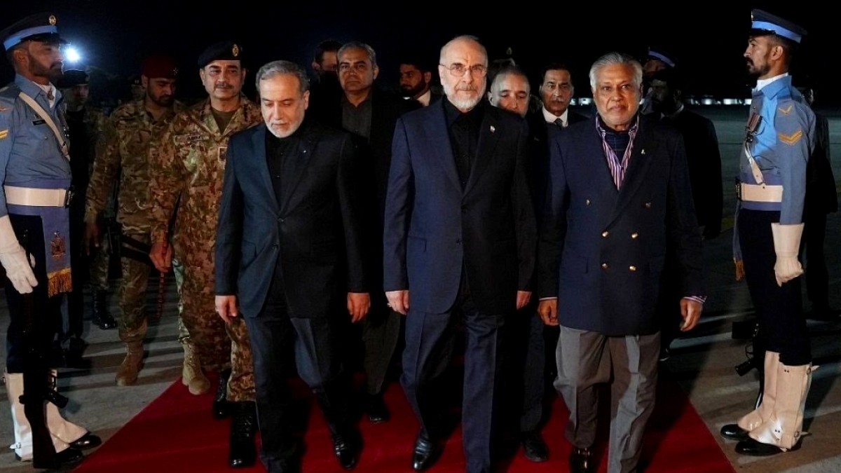 Pakistan'dan iki heyete farklı kıyafet