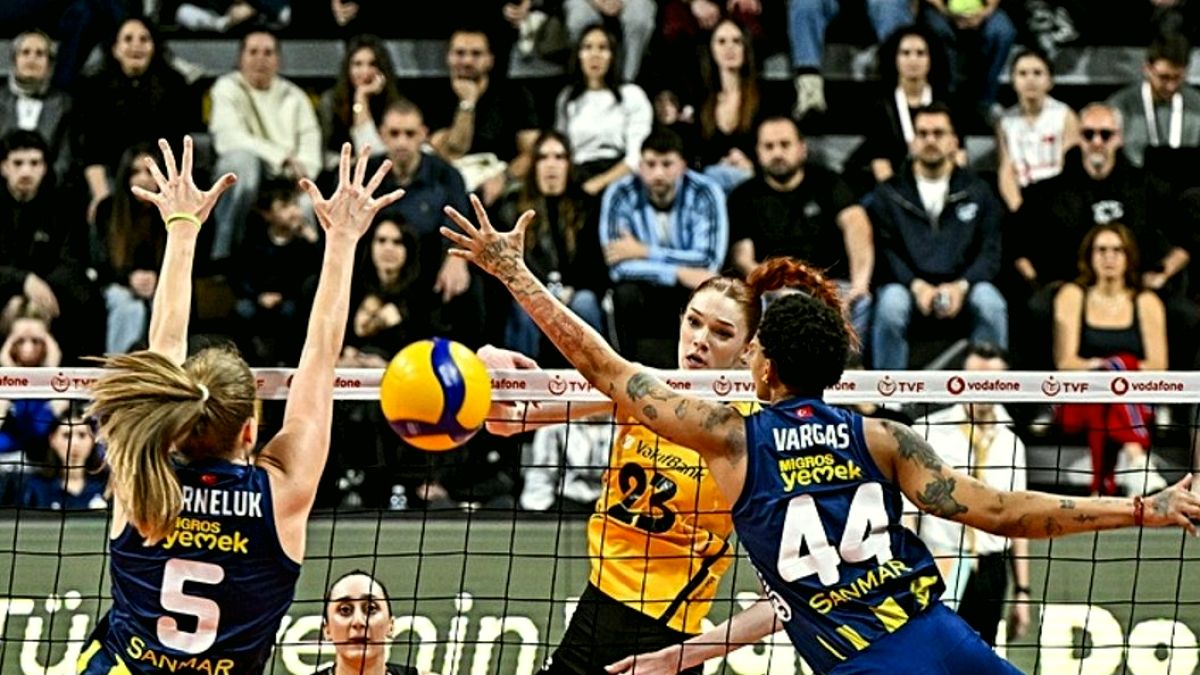 Fenerbahçe Medicana VakıfBank'ı deplasmanda yenerek seride eşitliği sağladı: İşte maçın özeti