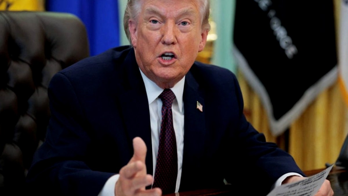 Trump'tan İran'a 'Hürmüz' resti: Ya onlarla ya da onlarsız açacağız
