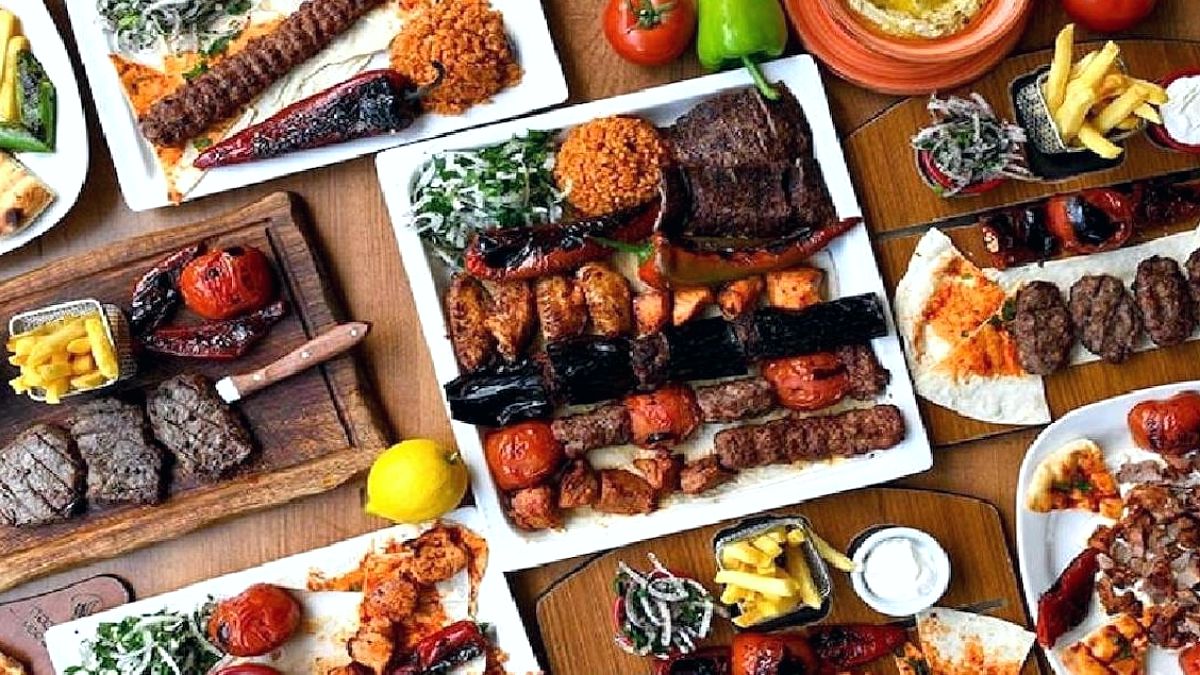 Turistler Türkiye'nin bu 8 yemeği için sıraya giriyor