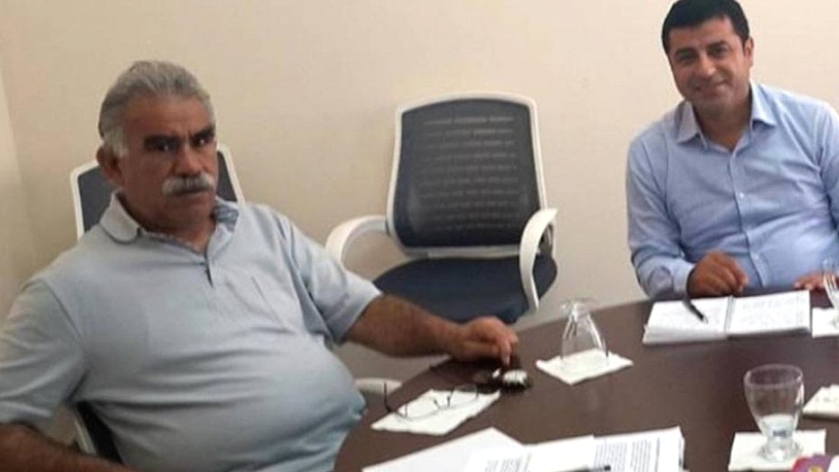Öcalan'dan talimat: 'Gerekirse Demirtaş'tan özür dileyin'