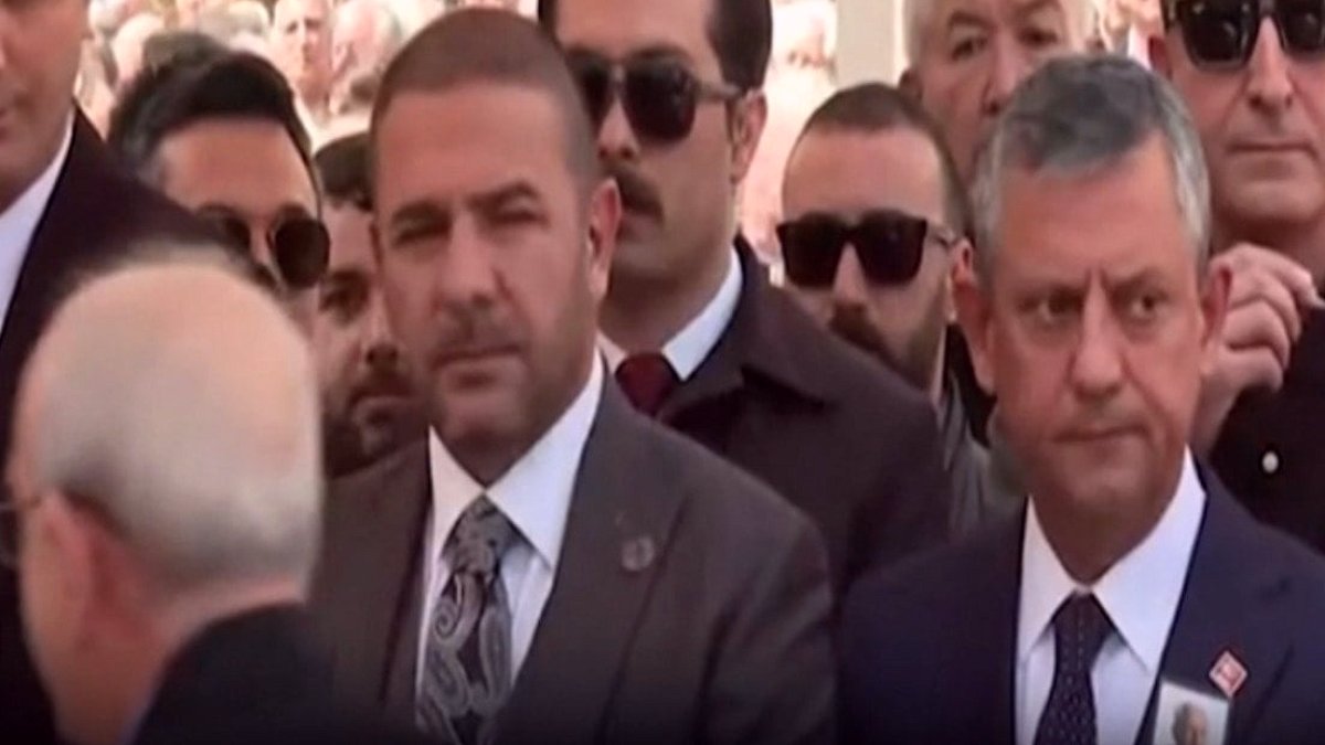Kemal Kılıçdaroğlu, Özgür Özel'i görmezden geldi, elini sıkmadı!