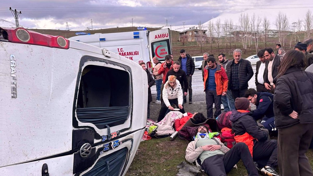 Van'da korkunç kaza: Ölü ve yaralılar var!