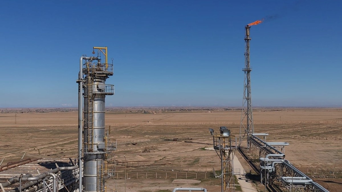 Abluka İran'da hissediliyor: Petrol üretimini kesmek zorunda kaldı