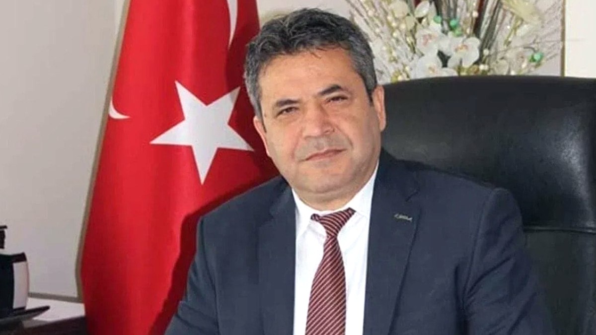 Başkan CHP'den istifa etmişti... Yardımcısından onurlu davranış