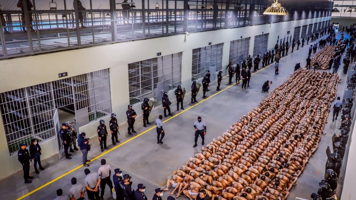 Bu ülkede 12 yaşında suç işleyen çocukları müebbet hapis bekliyor