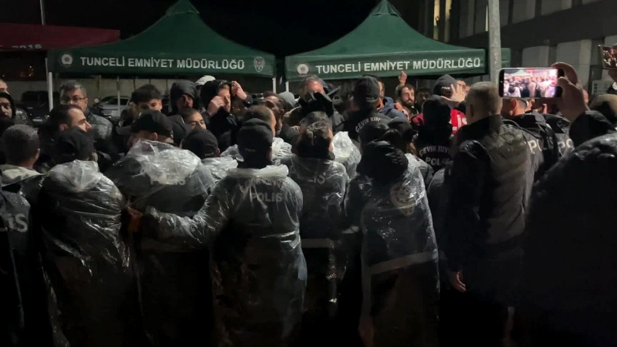 Gülistan Doku dosyasında iki şüpheli adliyede! Adliye önü karıştı; polis zor durdurdu