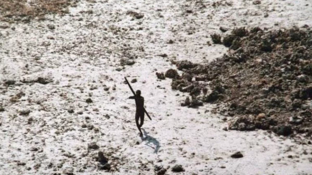 Dünyanın en izole kabilesine yiyecek götüren ünlü fenomenin başı dertte