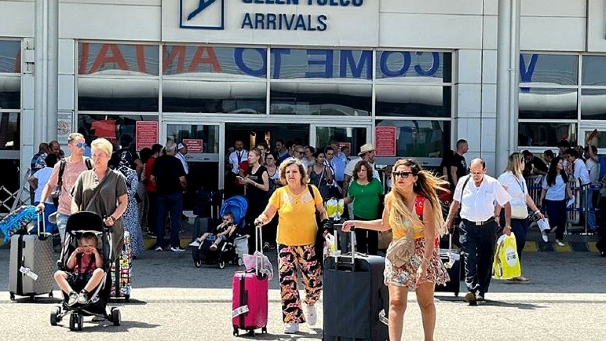 Rotayı Türkiye'ye kırdılar: 12 bin TL'lik tatil için kilometrelerce uzaktan akın ediyorlar