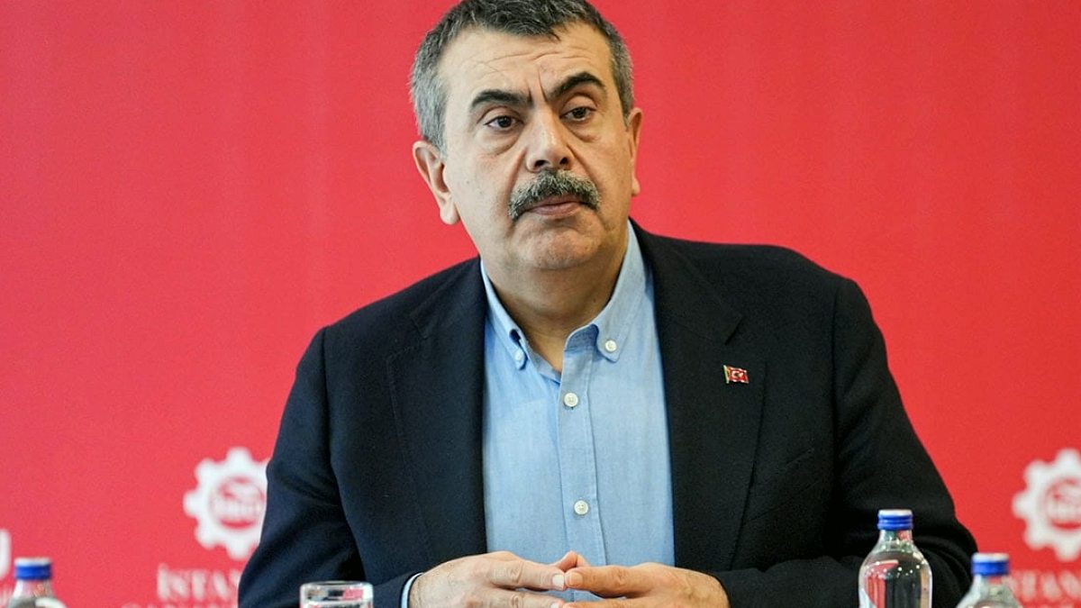 Kanlı saldırıların ardından eğitim yeniden başladı, Bakan Tekin açıklama yaptı
