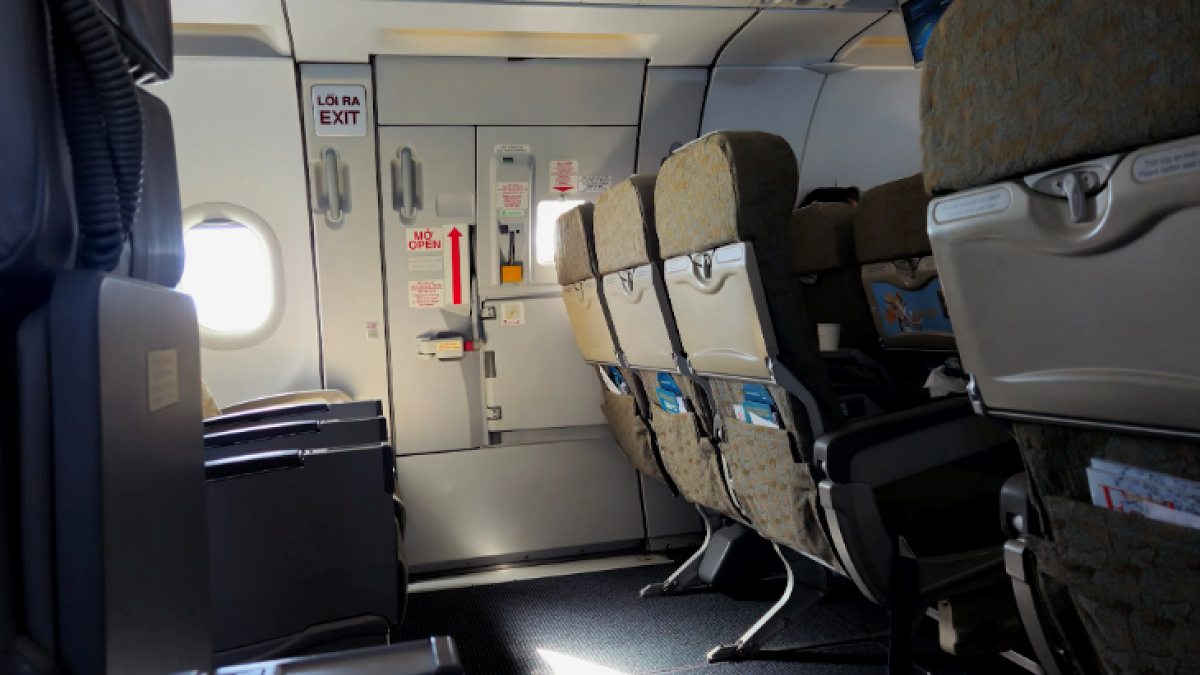 Uçakta VIP sınıfına alındı: Sebebini duyunca gittiğine pişman oldu