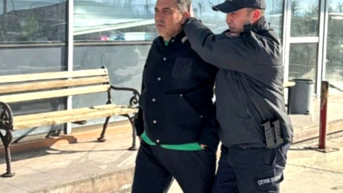Son Dakika... Eşme Belediye Başkanı Tozan ve 2 belediye çalışanı "irtikap" soruşturmasında tutuklandı