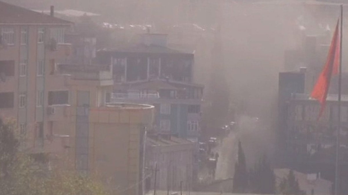 Pendik'te iş yerinde yangın