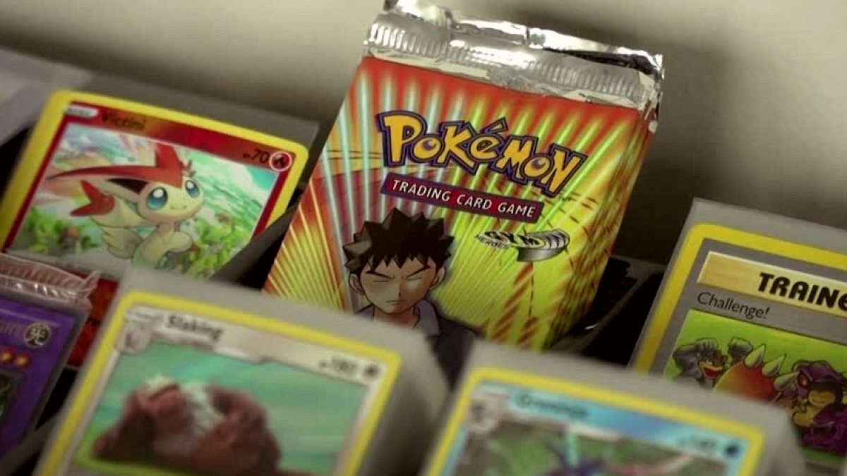 Çocuk ruhlu damat pokemon kartlarıyla düğün yaptı