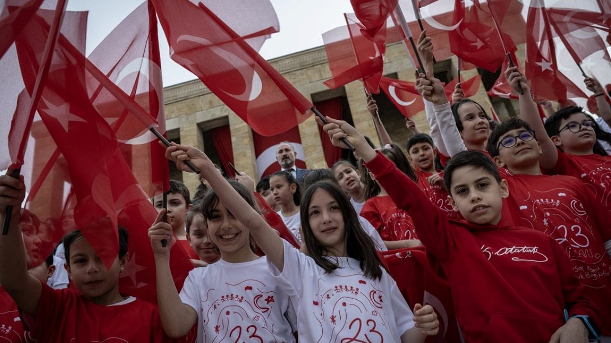 23 Nisan kutlamaları iptal mi oldu? MEB ve valiliklerden beklenen açıklama geldi