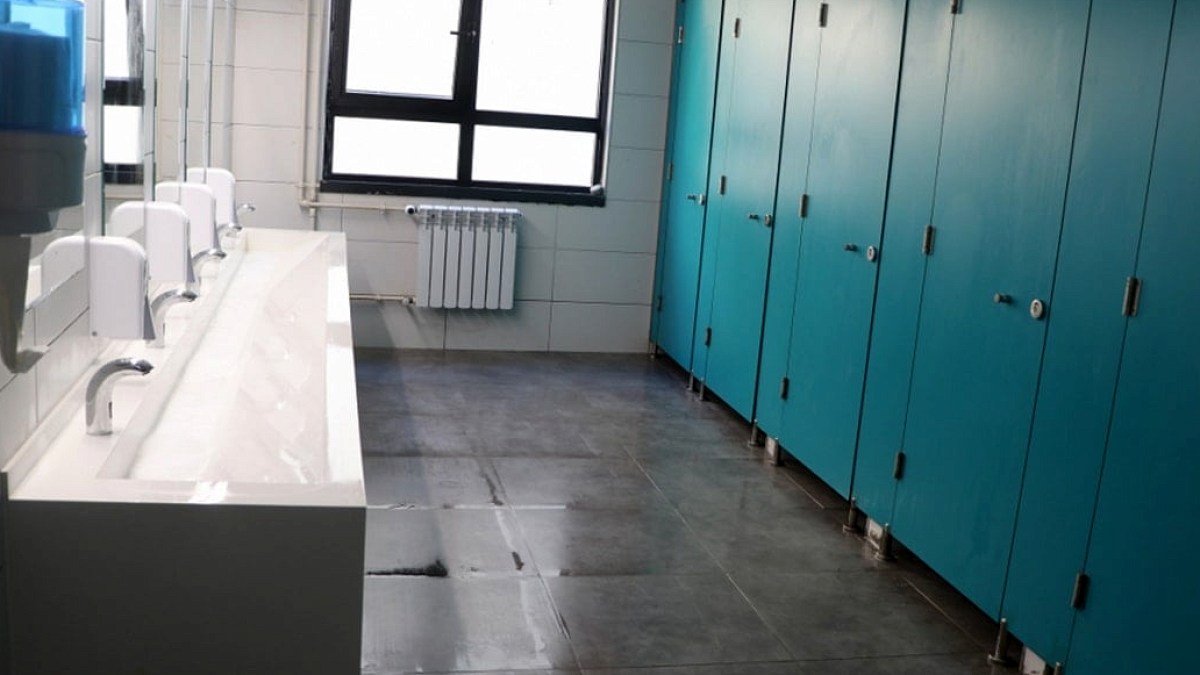 Okulun kızlar tuvaletinden çıkanlar şehri ayağa kaldırdı