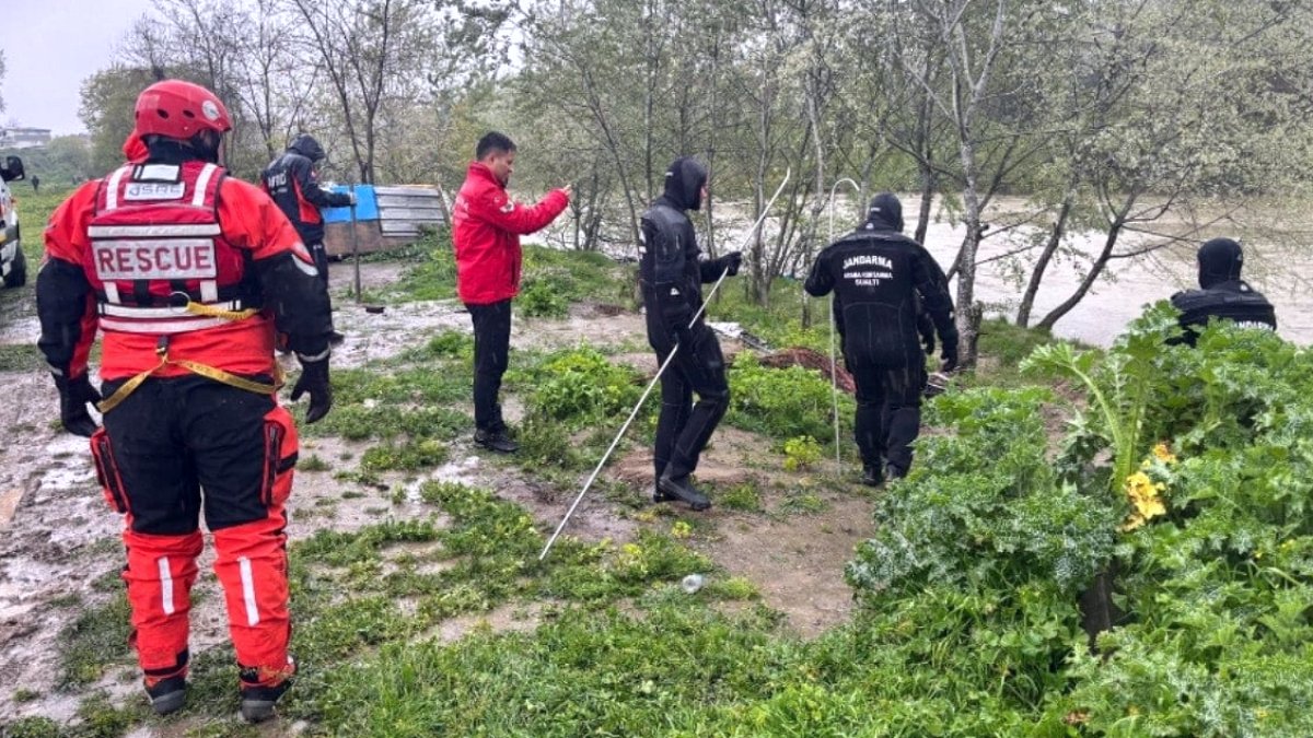 Nehirde kaybolan Ahmed’i arama çalışmaları yeniden başladı