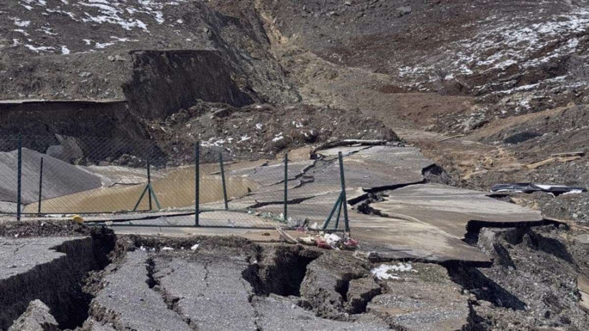 30 milyon Euro’nun üstüne yol çöktü