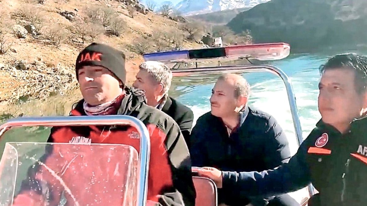Vali’nin arama tiyatrosu