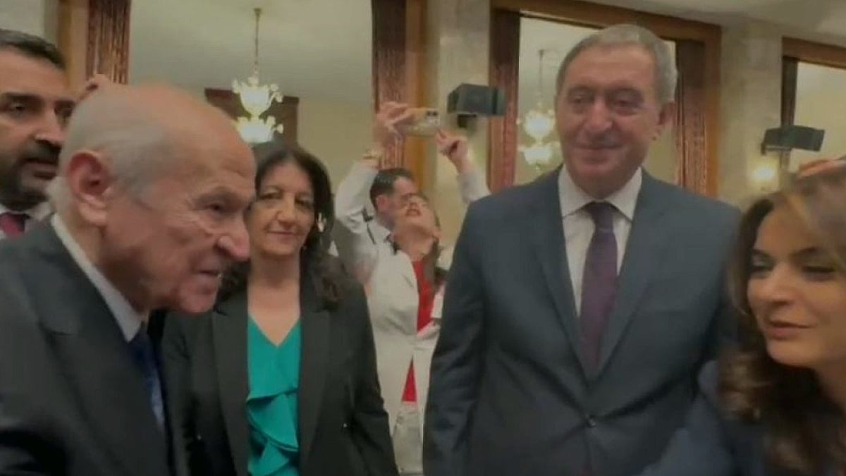 Bahçeli, DEM'lilerle sohbet etti
