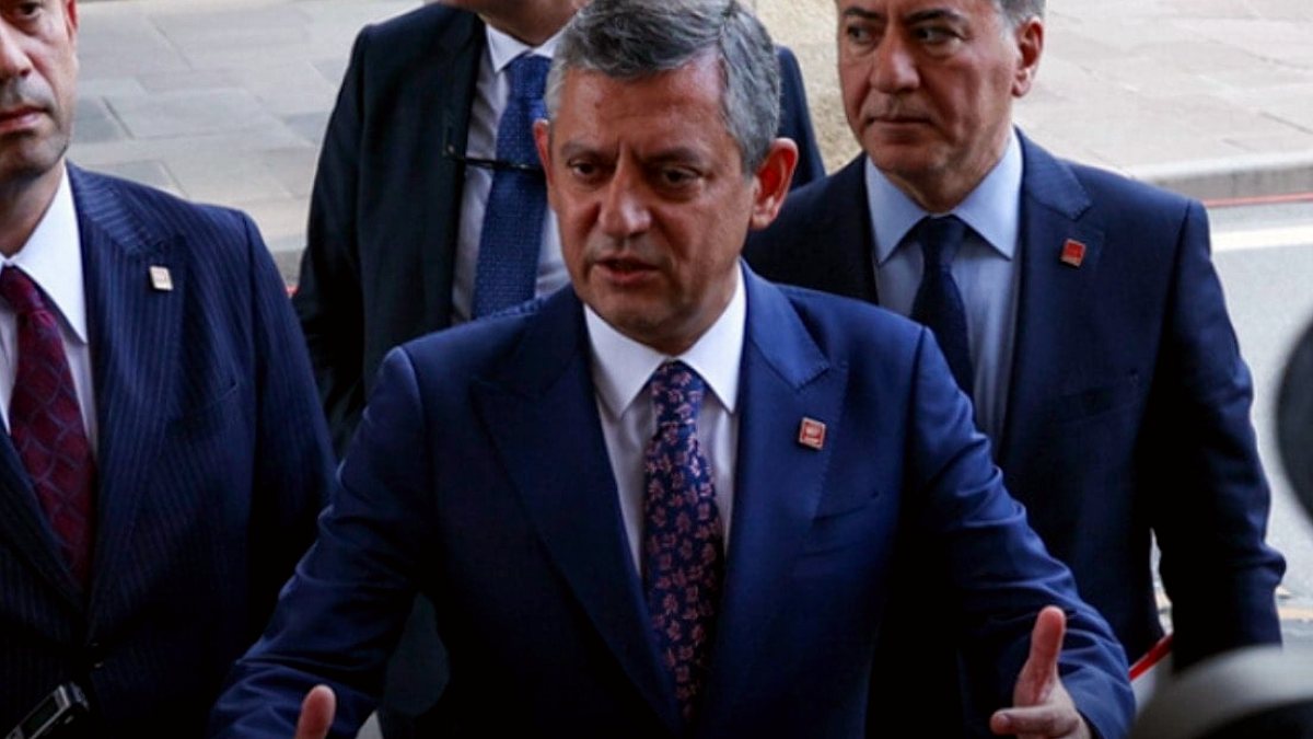 Ankara'da sıcak saatler... Gözler Özgür Özel'e çevrildi
