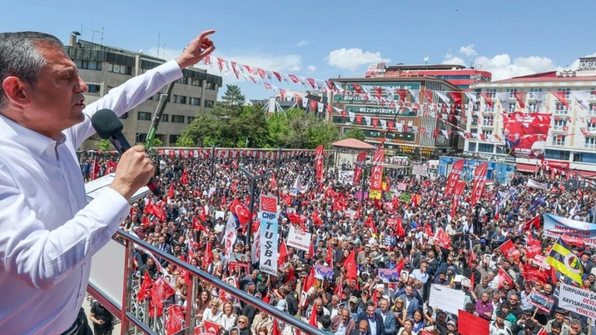 Özgür Özel'den AKP'nin kalesinde hodri meydan: En kısa zamanda seçim sandığını istiyoruz