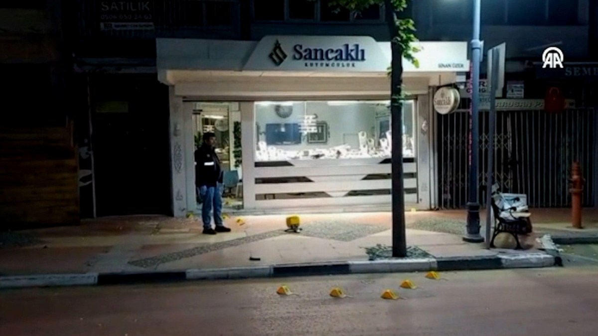Manisa’da kuyumcu soygunu!