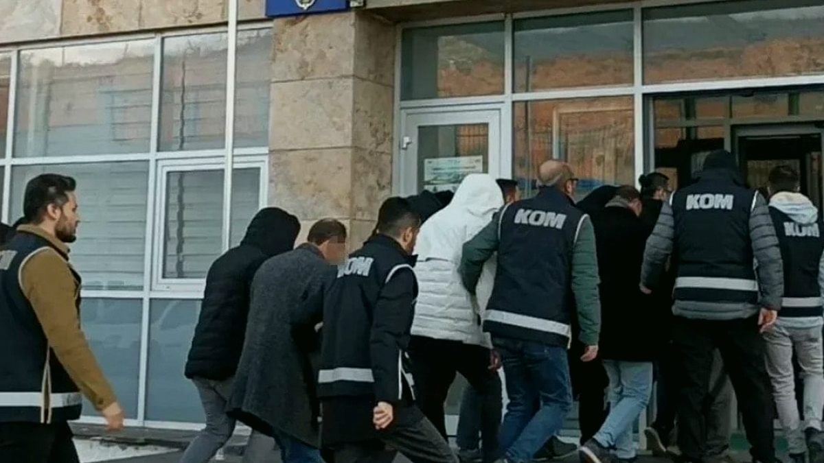 İstanbul merkezli 3 ilde yasadışı bahis operasyonu: 11 şüpheli yakalandı