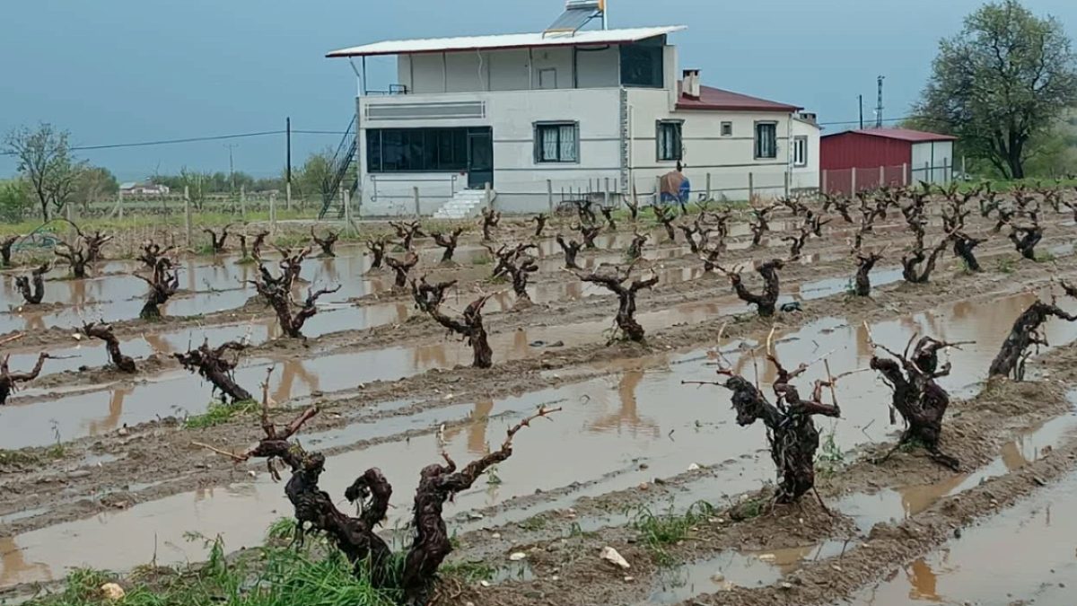 “Yenilendi” denilen altyapı çöktü: Kent göle döndü, yurttaş isyanda