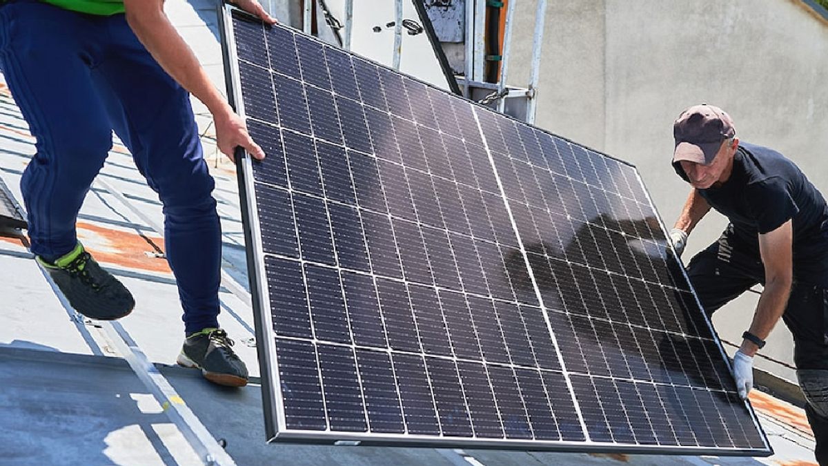 Kurulum maliyeti yok: Balkona takıyorlar, bedavadan elektrik üretiyorlar