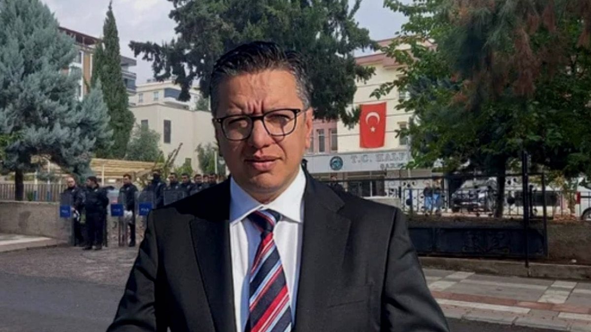 Son dakika... Eski AKP’li başkan 'yolsuzluktan' tutuklandı