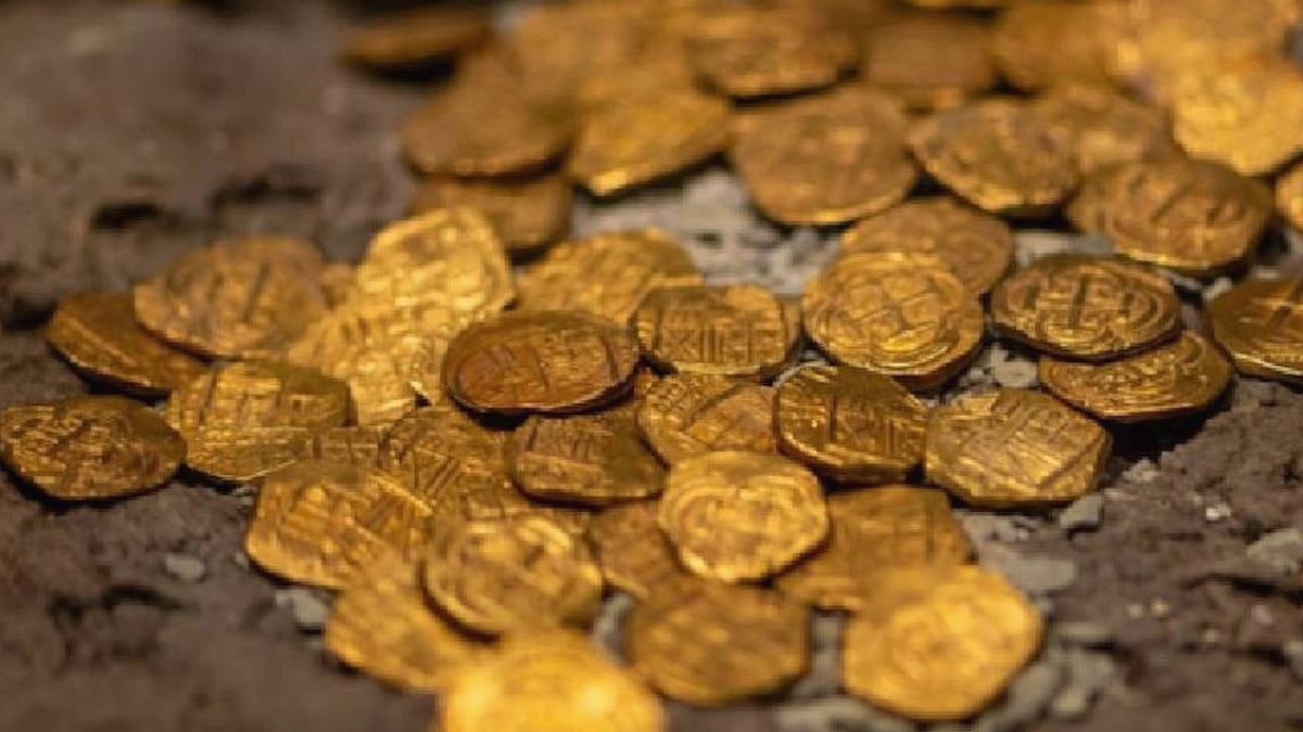 Yerin altından servet fışkırdı: 1700 yıllık hazine bulundu
