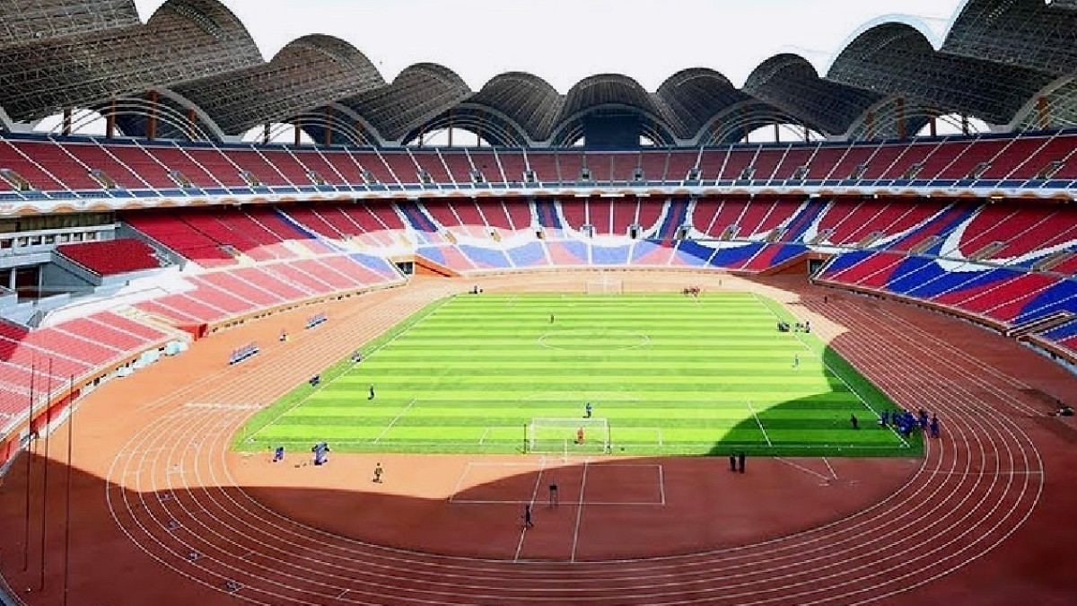 Dünyanın en büyük stadyumu ama futbol oynamak yasak