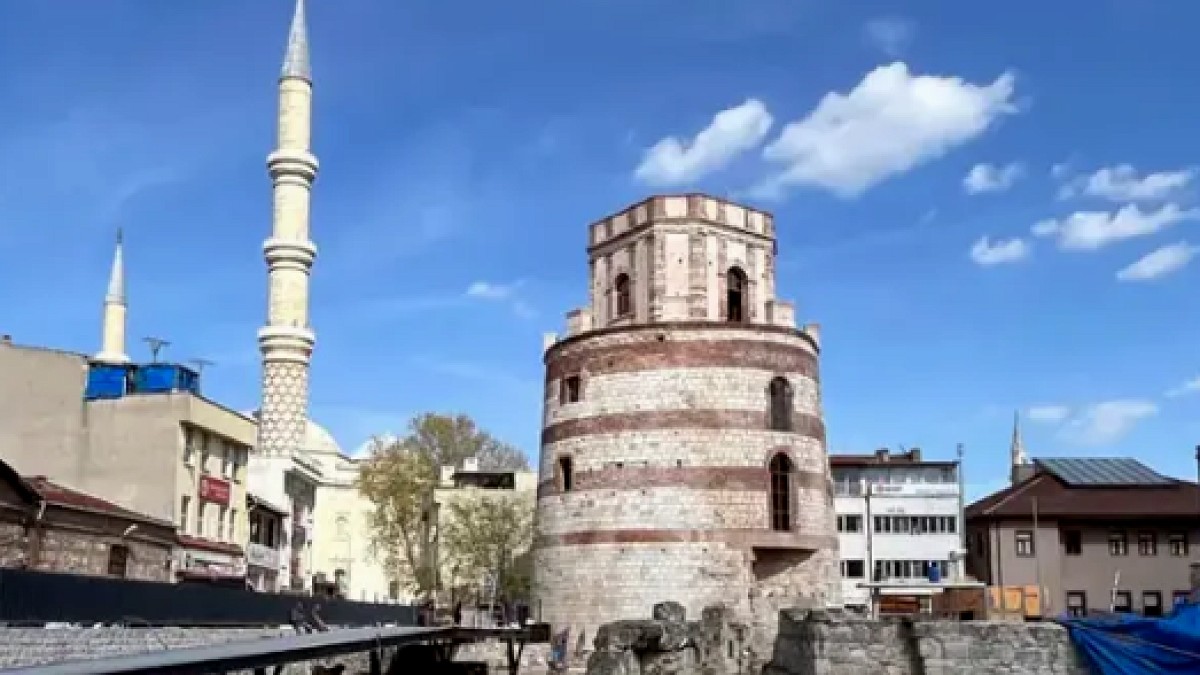 Tarihi kule için yeni karar