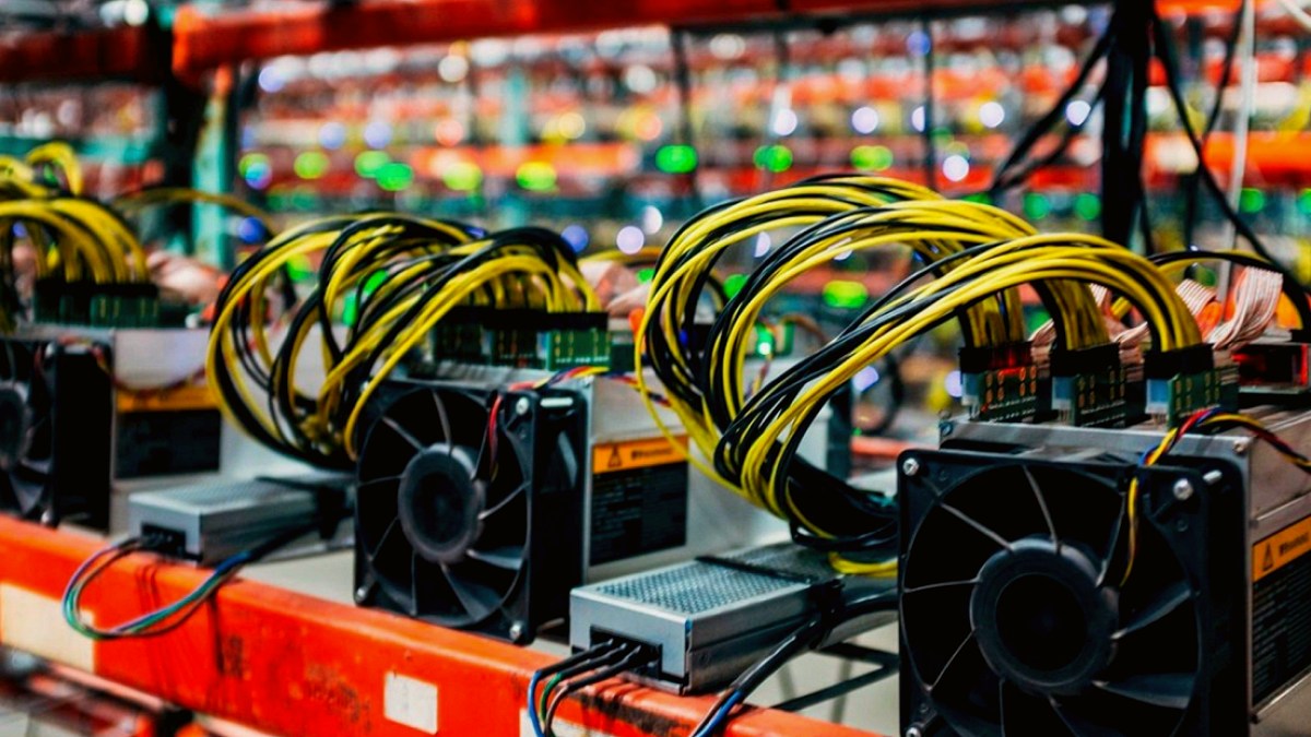 Santraller vurulunca İran 50 milyar TL kar eden gizli para makinesinin tuşuna bastı