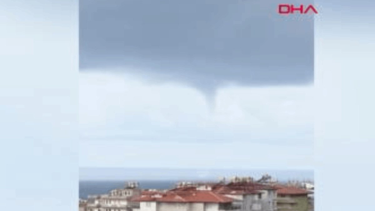 Antalya'da hortum oluştu: O anlar kamerada
