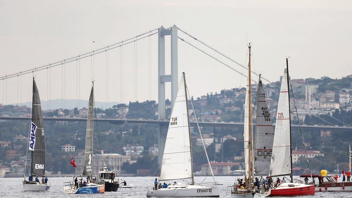 İstanbul Boğazı 'yat yarışı' nedeniyle transit gemi geçişlerine kapatıldı