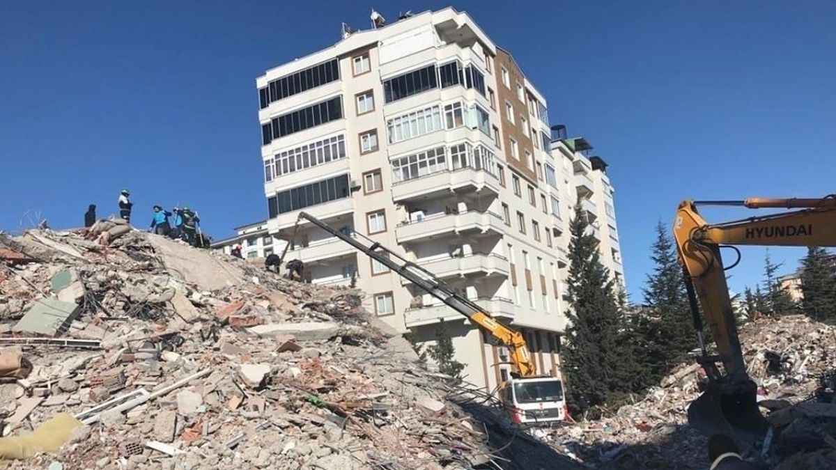 Depremde 148 kişiye mezar olan Hamidiye Sitesi'nde karar