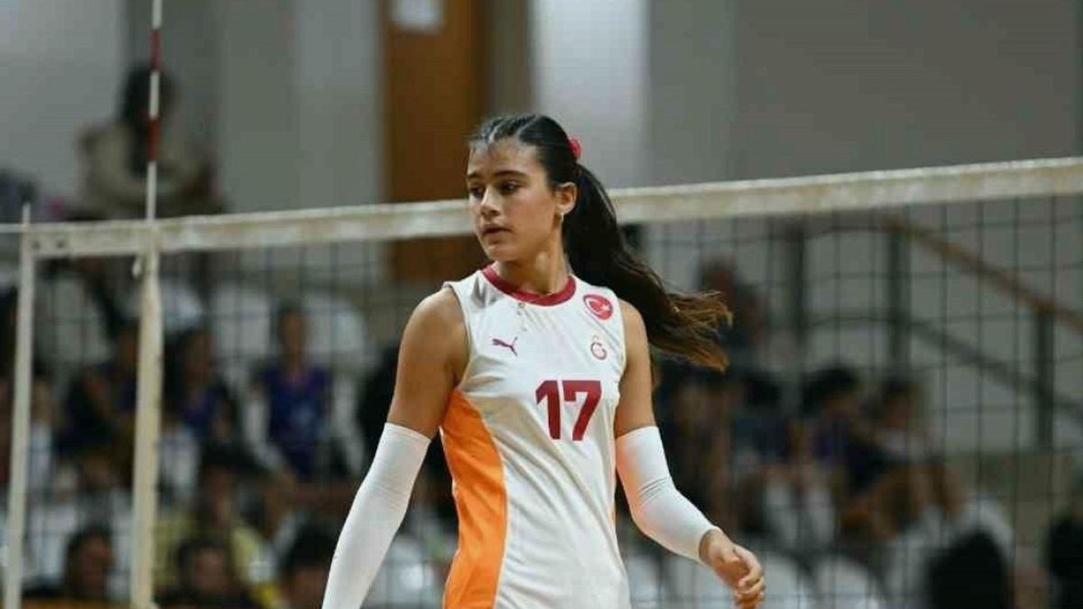 Asya Gülmez, U-16 Milli Voleybol Takımı gelişim kampına davet edildi!